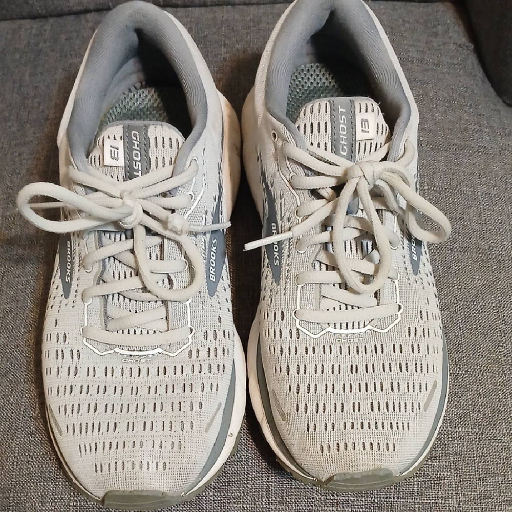 Brooks Ghost 13 Light Gray Running Shoes